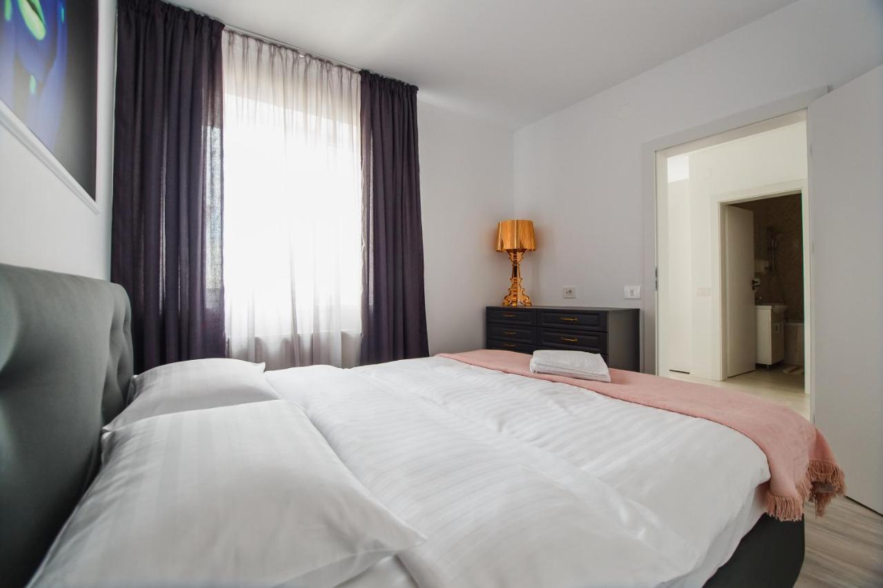 No. 11 - The Penthouse In City Center Oradea Exteriör bild